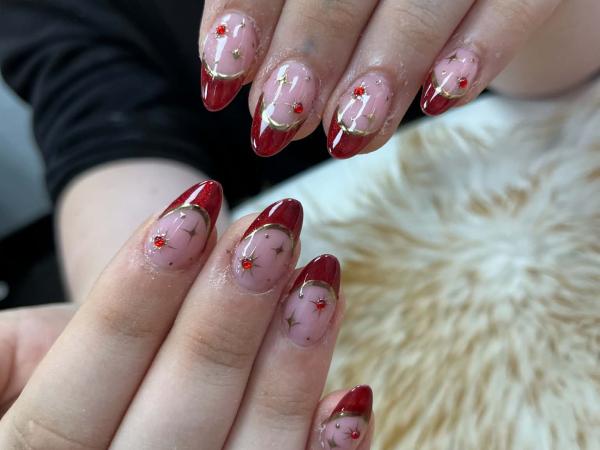 Deluxe Nails gallery