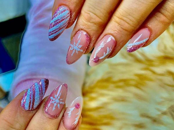 Deluxe Nails gallery