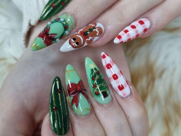 Deluxe Nails gallery