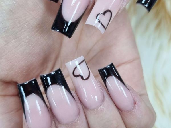 Deluxe Nails gallery