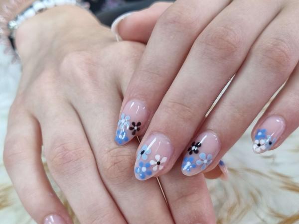Deluxe Nails gallery