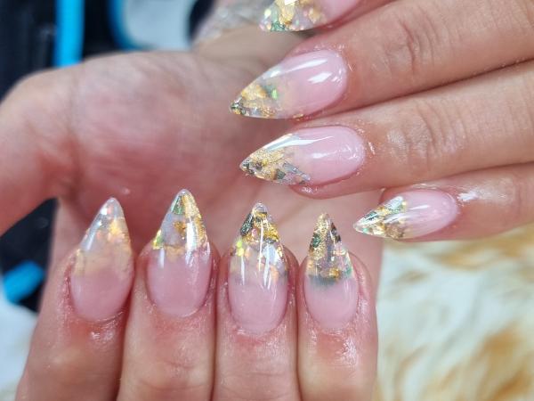 Deluxe Nails gallery