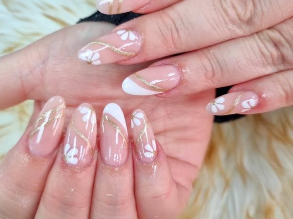 Deluxe Nails gallery