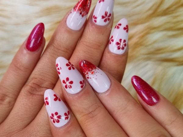 Deluxe Nails gallery
