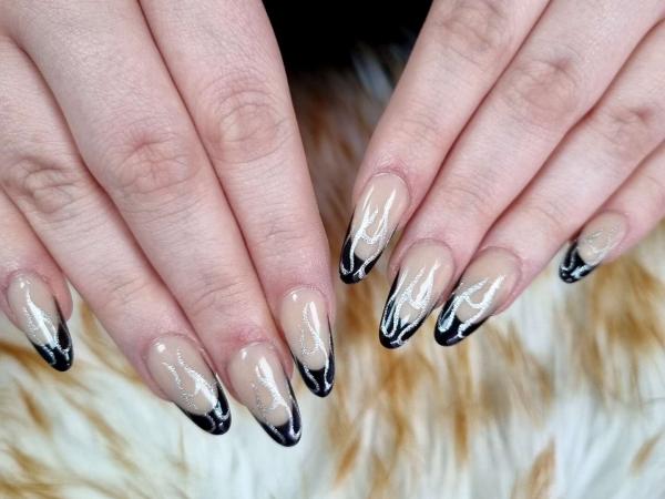 Deluxe Nails gallery