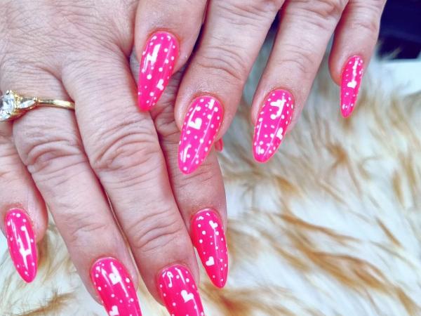 Deluxe Nails gallery