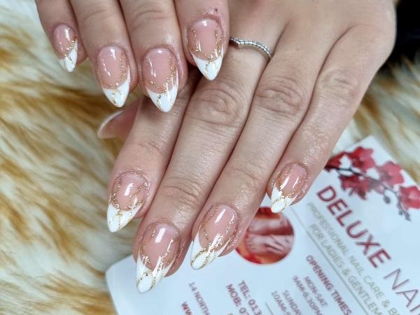Deluxe Nails gallery