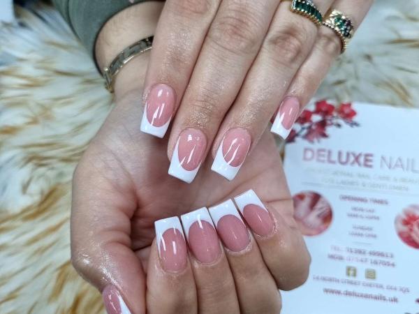 Deluxe Nails gallery